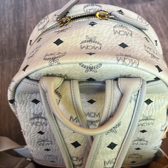 MCM Small Backpack - Firm price - Picture 9 of 17